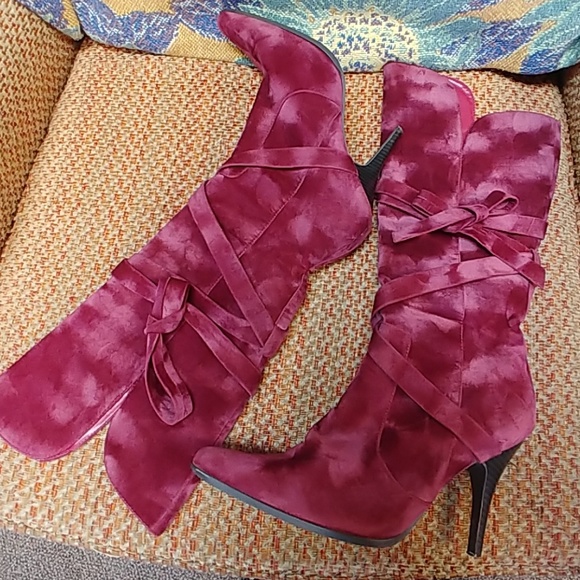 RASPBERRY VELOUR BOOTS - Picture 2 of 4